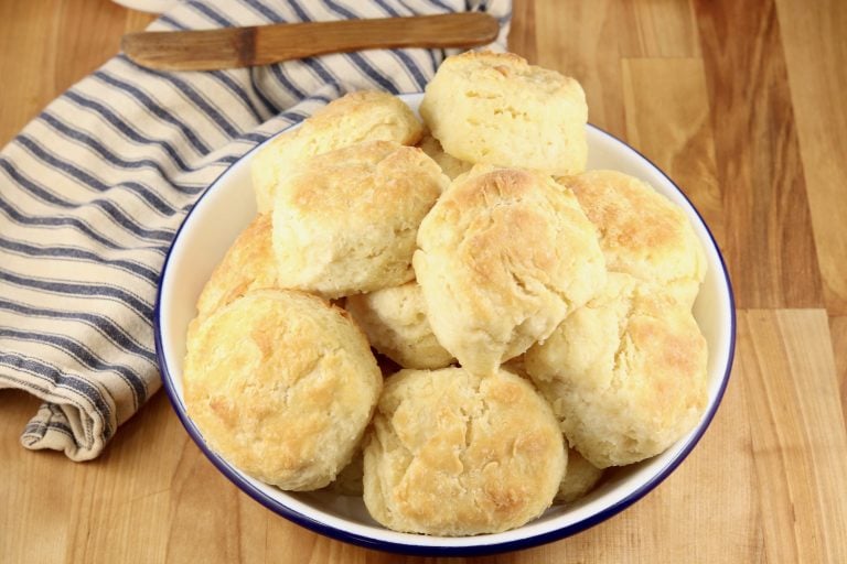 Buttermilk biscuits in a pie tin