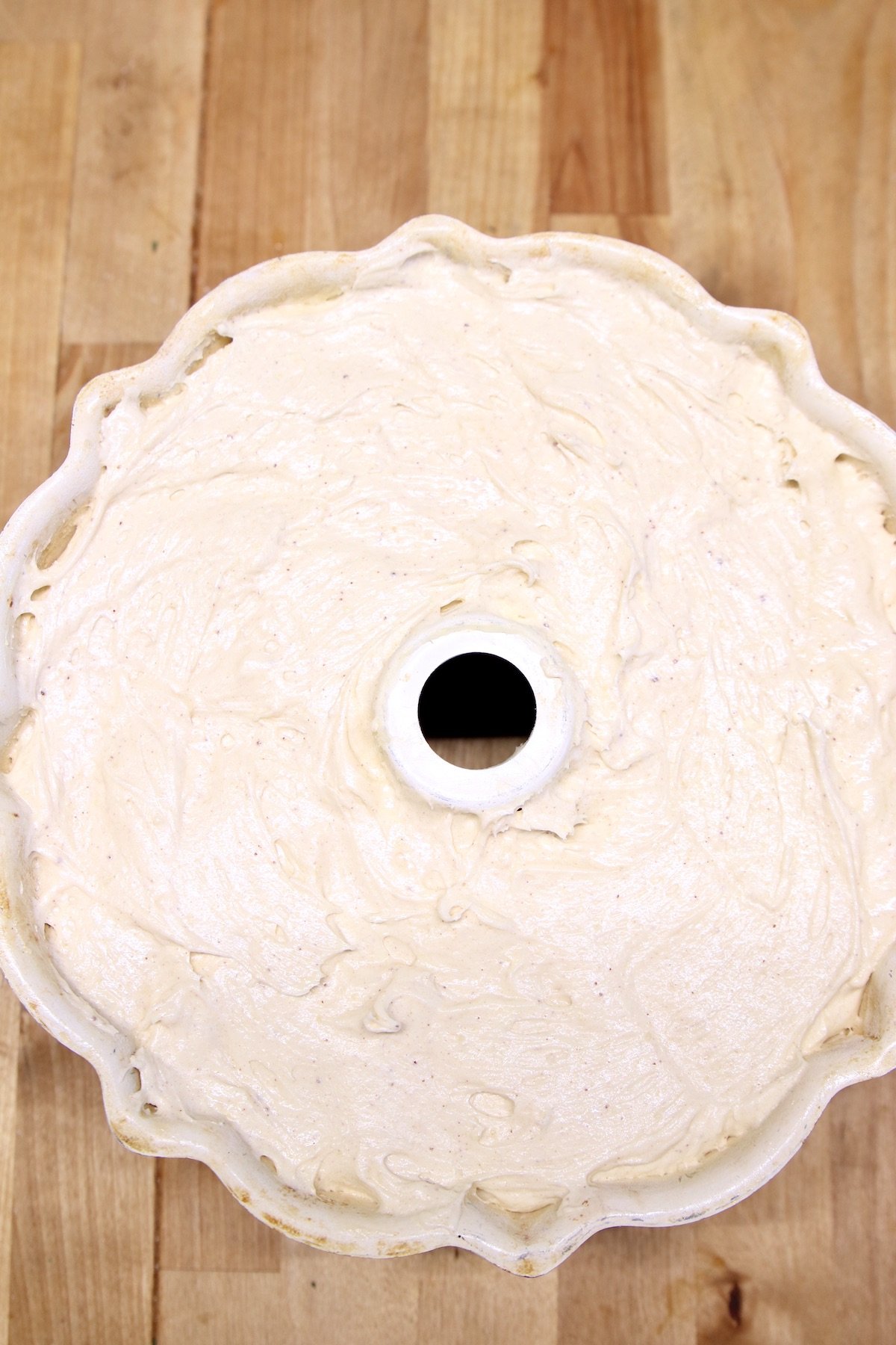 Bundt pan with cake batter