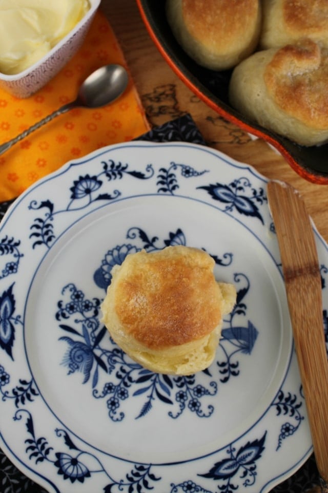 Buttermilk-Ricotta Skillet Rolls