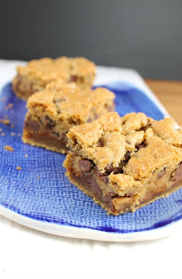 Peanut Butter, Caramel & Chocolate Chip Gooey Cookie Bars