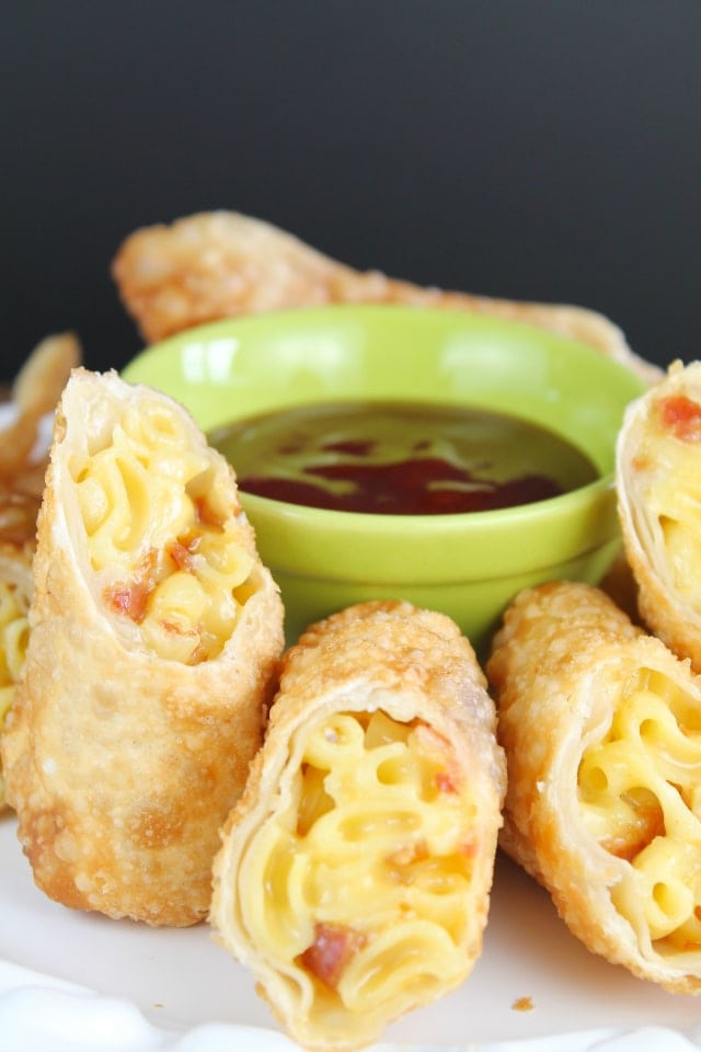 Bacon Mac & Cheese Egg Rolls