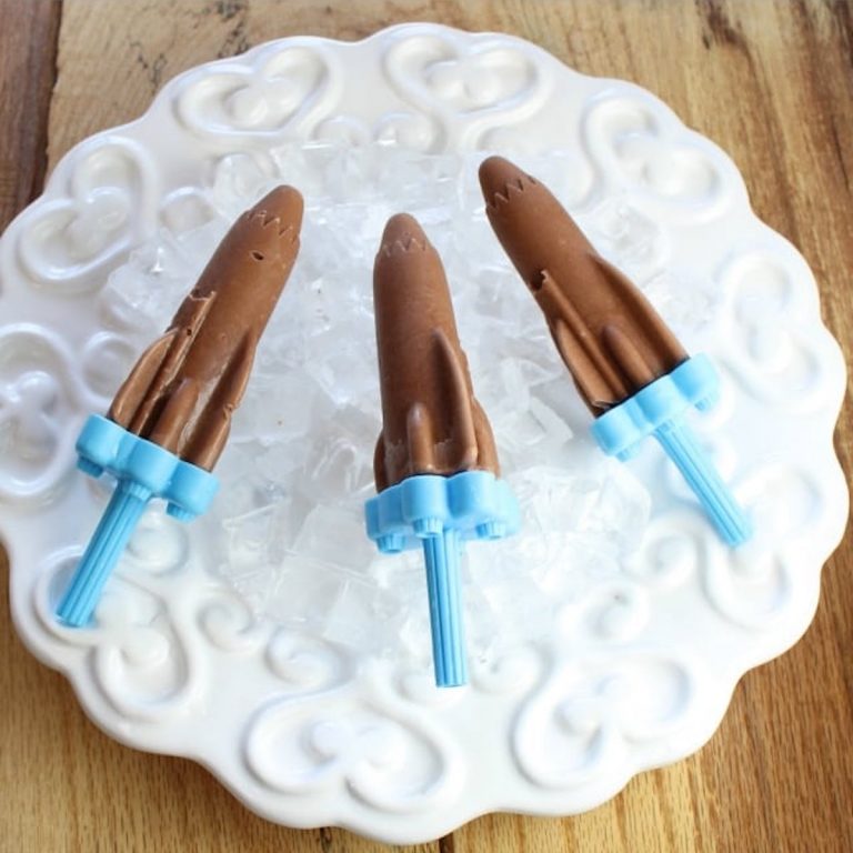 Chocolate cheesecake pudding pops