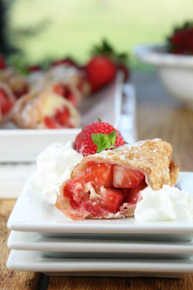 Strawberry Shortcake Egg Rolls from missinthekitchen.com