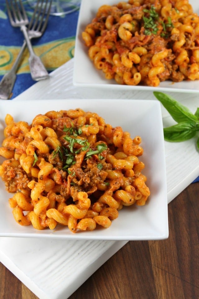 Pizza Pasta Skillet Dinner Recipe from missinthekitchen