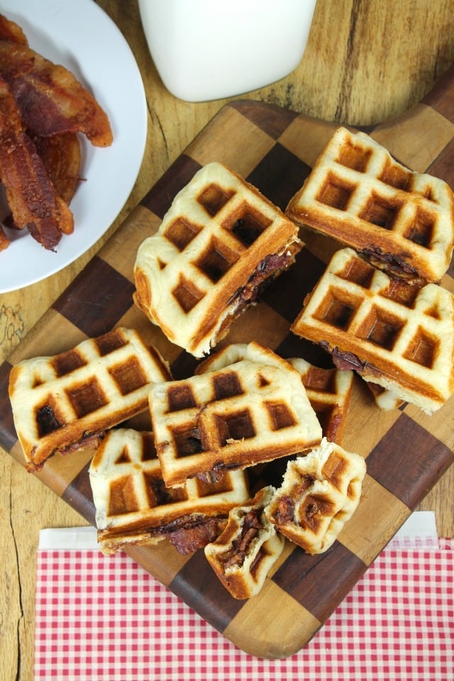 Apple Butter and Bacon Stuffed Waffles are a super easy breakfast for on the go mornings! Recipe from Miss in the Kitchen #AppleButterSpin