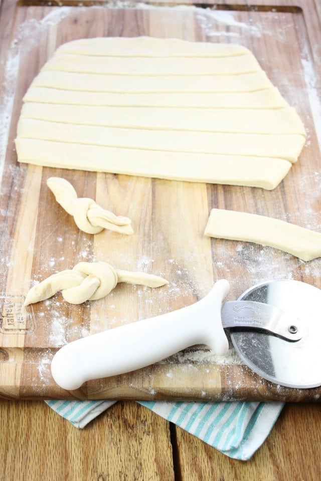 Making Garlic Knots MissintheKitchen