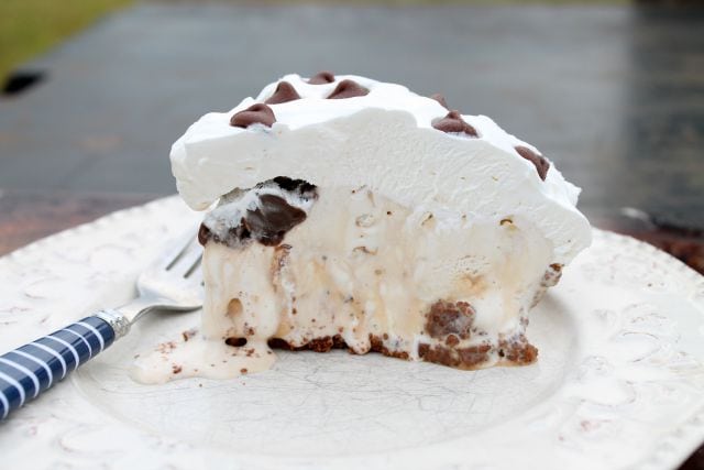 Salted Caramel Hazelnut Ice Cream Pie | miss in the Kitchen
