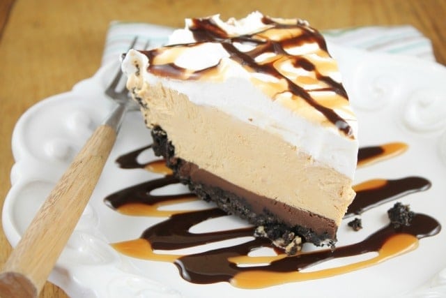 No Bake Fudge Bottom Caramel Pie #WayfairPieBakeOff missinthekitchen.com