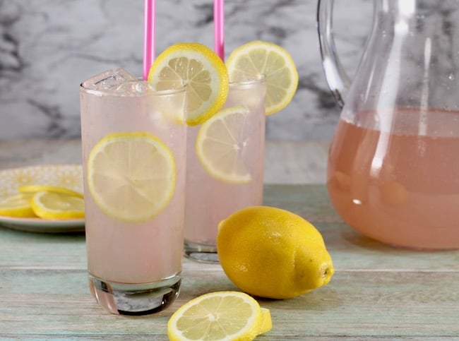 How to make Sarasota Lemonade with moscato wine