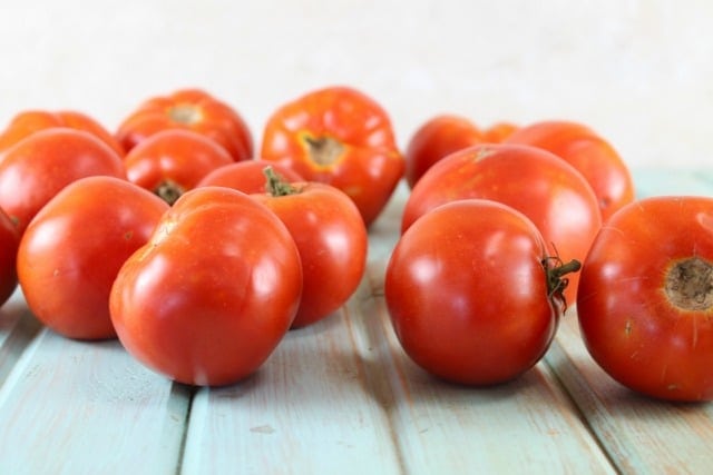 Garden Fresh Tomatoes for Roasted Tomato and Onion Sauce Recipe from MissintheKitchen #CanitForward