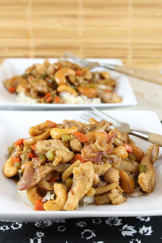 Kung Pao Chicken Recipe ~ Favorite Family Dinner ~ MissintheKitchen #TeamFarberware #MyFamilyCooks #Sponsored