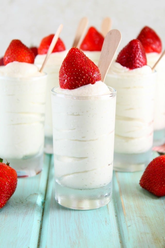 No Bake Vanilla Bean Cheesecake Recipe perfect for parties and entertaining from MissintheKitchen.com