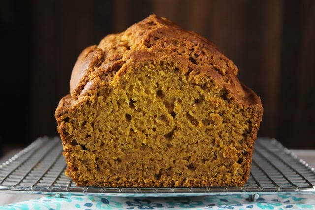 Easy Pumpkin Bread Recipe ~ delicious fall treat from MissintheKitchen.com