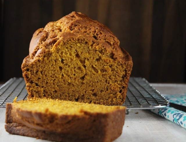 Easy Pumpkin Bread Recipe ~ MissintheKitchen.com
