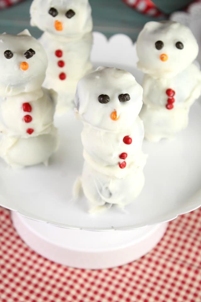 OREO Cookie Ball Snowmen Recipe from MissintheKitchen.com