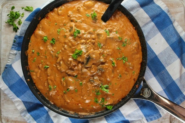 Easy Ground Beef Stroganoff ~ MissintheKitchen.com