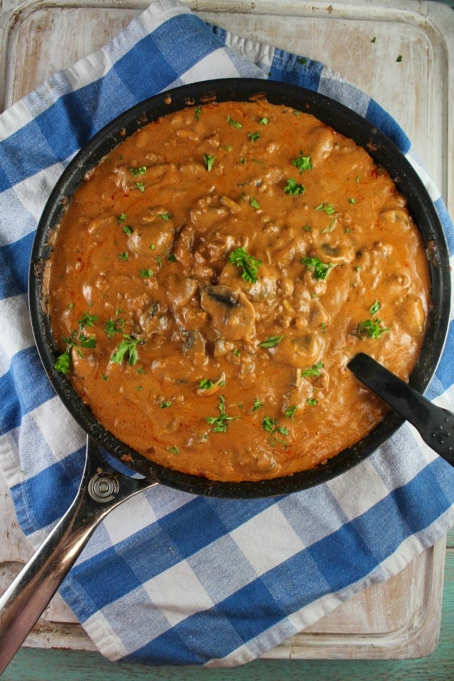 Easy Ground Beef Stroganoff Recipe ~ MissintheKitchen.com 