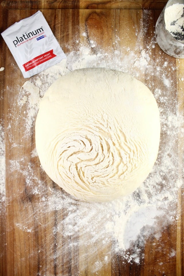 Quick Rosemary Garlic Knots Dough ~ MissintheKitchen.com
