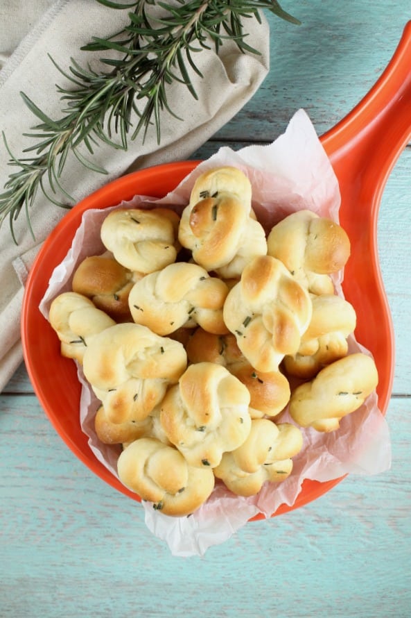 Quick Rosemary Garlic Knots Recipe ~ MissintheKitchen.com #ad