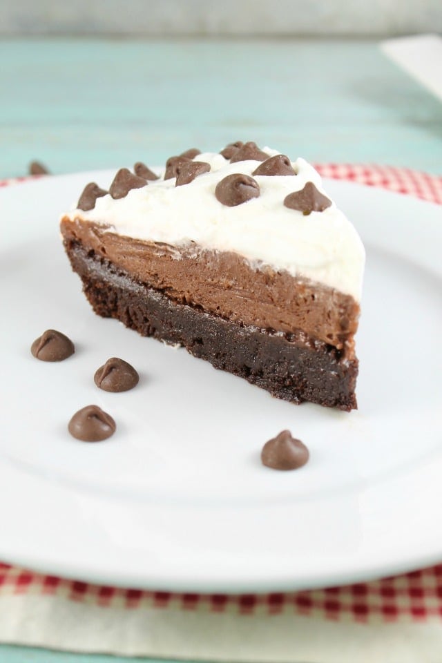 Brownie Pudding Pie Recipe from MissintheKitchen.com ~ Easy dessert recipe!