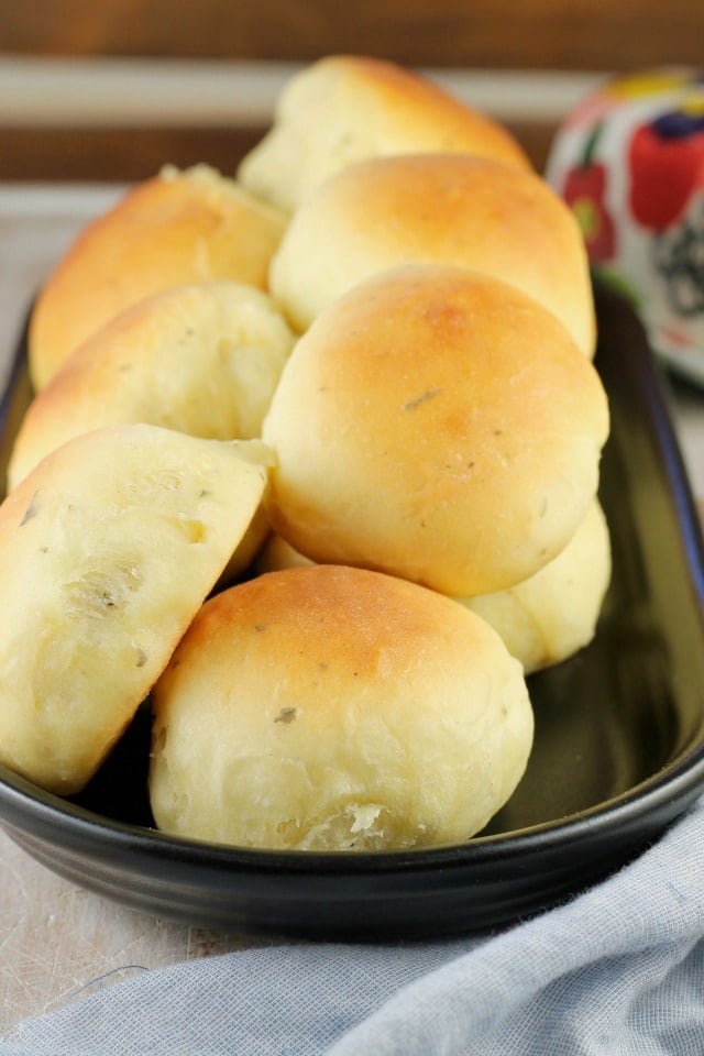 Buttermilk Ranch Dinner Rolls Recipe ~ light and delicious homemade rolls from MissintheKitchen.com