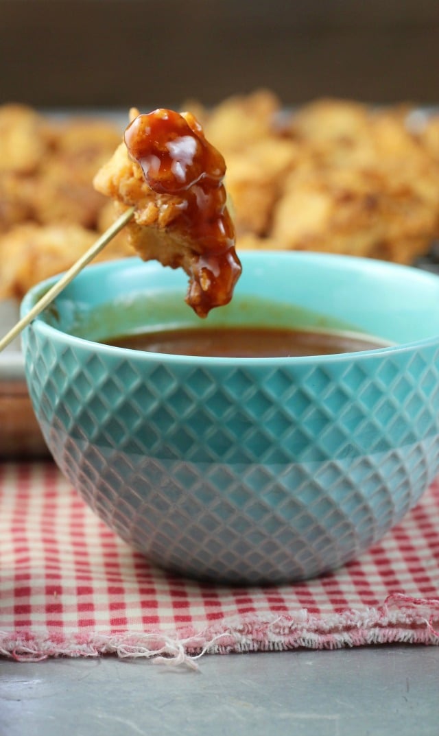 Easy Popcorn Chicken Recipe is the perfect snack or great weeknight dinner from MissintheKitchen.com