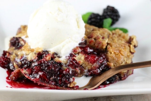 Easy Blackberry Crisp Recipe - MissintheKitchen.com