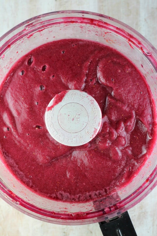 Honey Berry Slushie ~ MissintheKitchen.com #ad