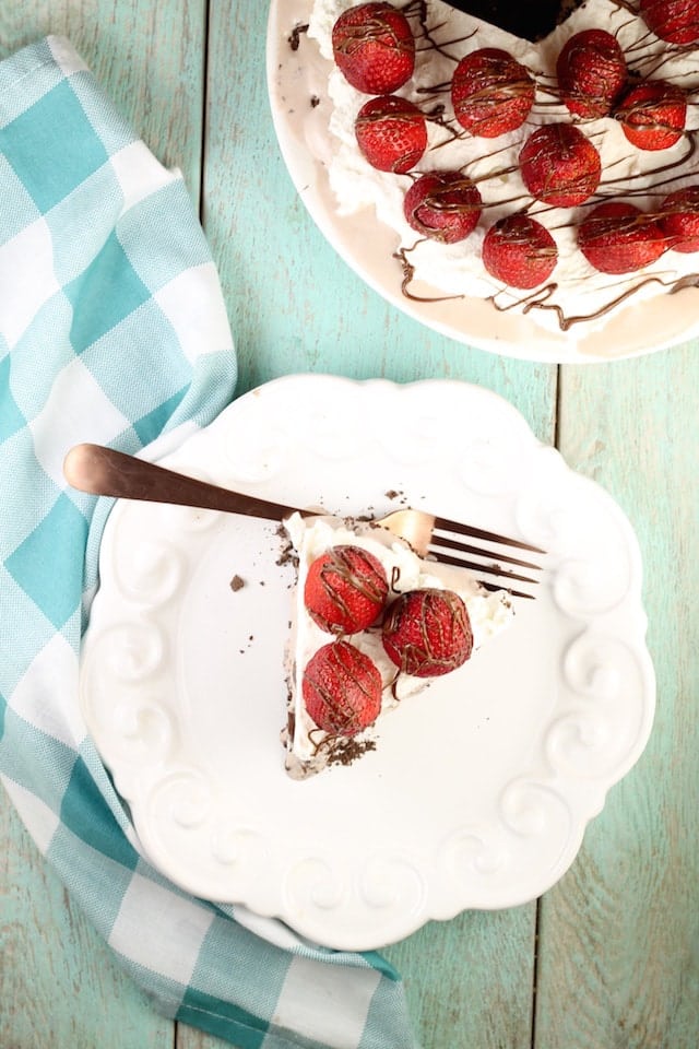 Hazelnut Gelato Pie ~ Easy make-ahead dessert recipe from MissintheKitchen. #sponsored by HemisFares