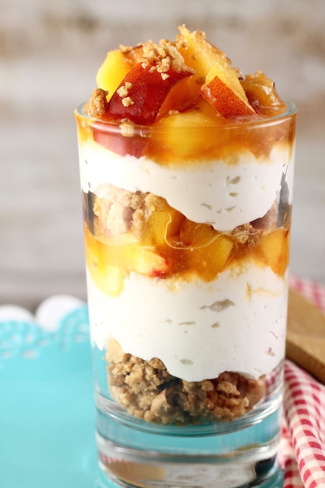 Delectable No Bake Peaches and Cream Cheesecake from MissintheKitchen.com #SummerDessertWeek