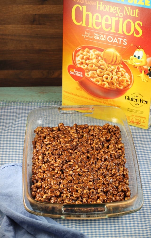 Chocolate Peanut Butter Cereal Bars and Box Tops for Education ~ MissintheKitchen.com #BoxTops @Walmart #ad