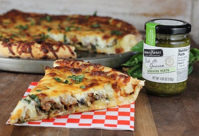 Sausage Mushroom Pesto Pizza with HemisFares Pesto Recipe ~ MissintheKitchen.com #sponsored by @Kroger