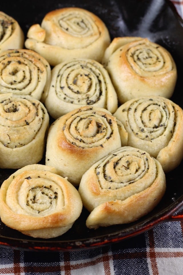 Quick Butter & Herb Rolls Recipe ~ the perfect addition to any meal. From MissintheKitchen.com #ad With @Walmart & @Progresso