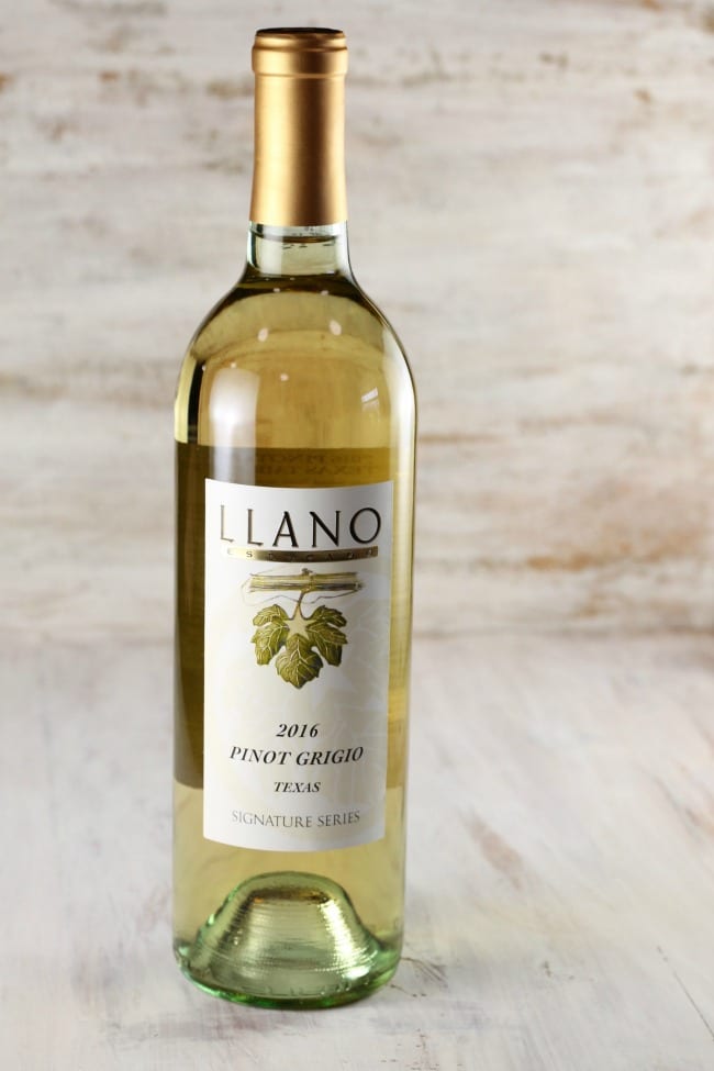 Llano Estacado Pinot Grigio for Cranberry Wine Punch Recipe ~ MissintheKitchen.com #ad #wine #punch