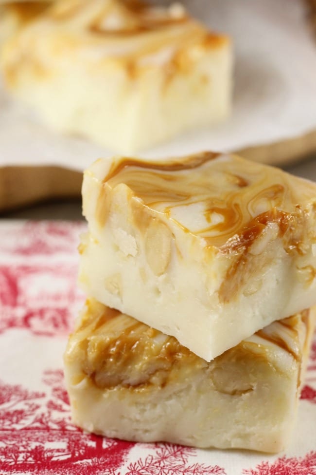 White Chocolate Caramel Macadamia Nut Fudge Recipe for the holidays from MissintheKitchen.com #recipe #fudge #macadamianuts