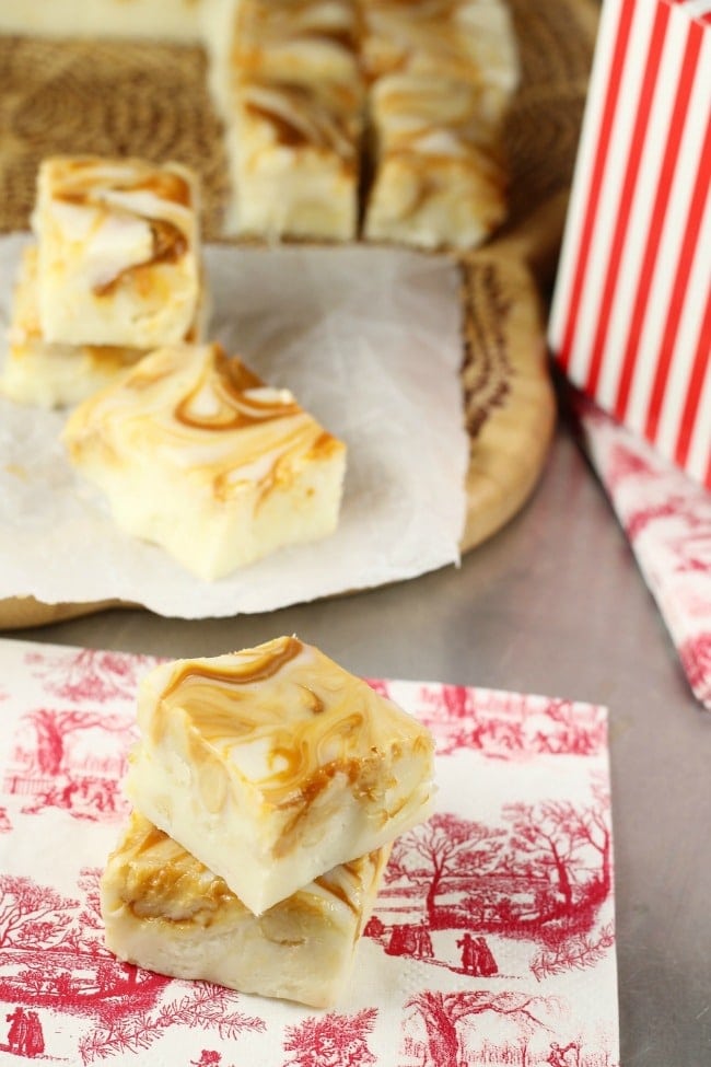 White Chocolate Caramel Macadamia Nut Fudge Recipe ~ MissintheKitchen.com