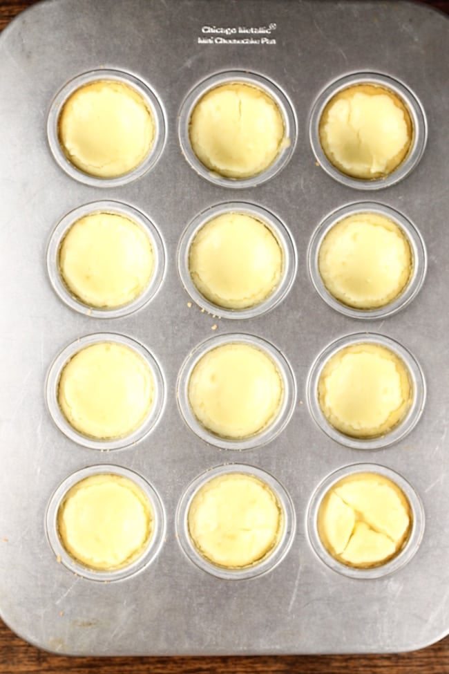 Mini Cheesecakes in Mini Cheesecake Pan