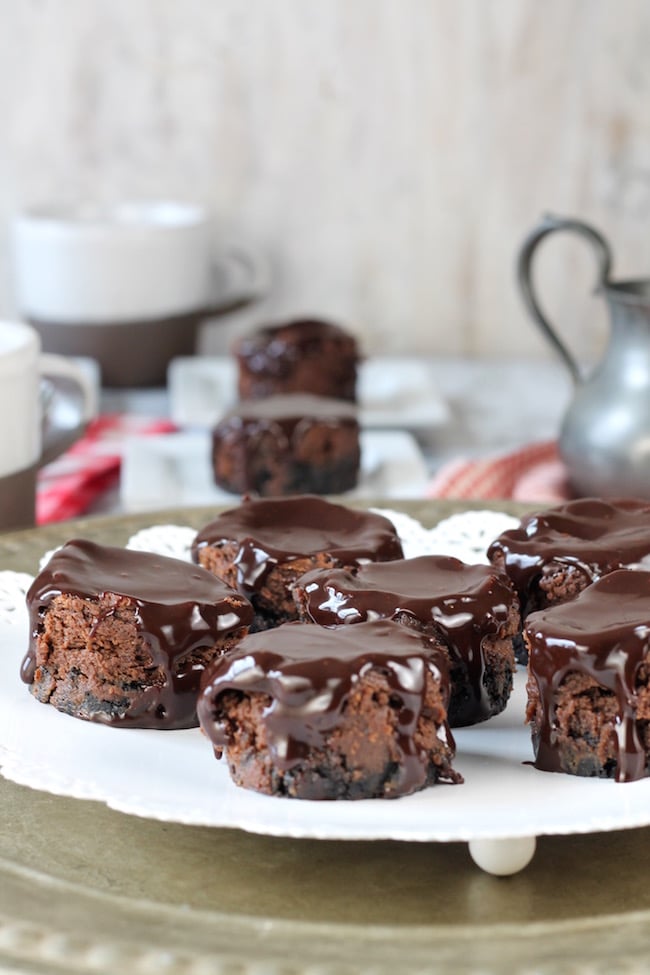 Mini Mudslide Cheesecakes on a platter