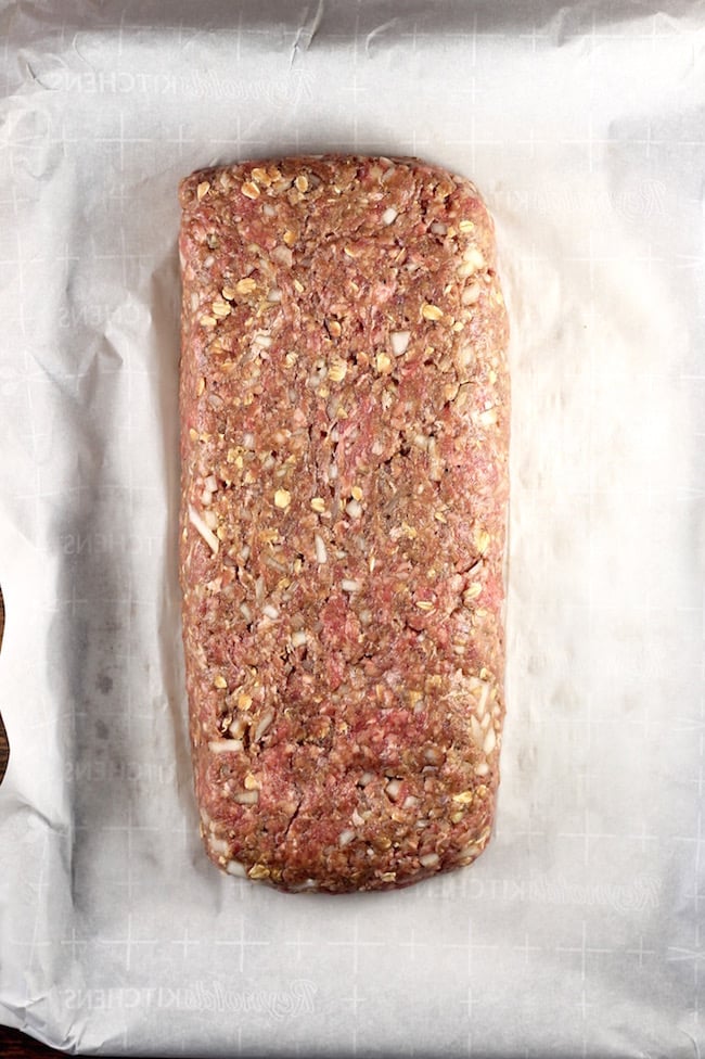 Classic Meatloaf with garlic and onions 