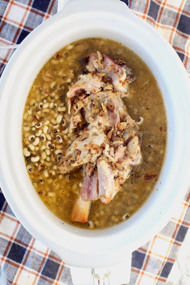 Crock Pot Black Eyed Peas slow cooked with a ham bone