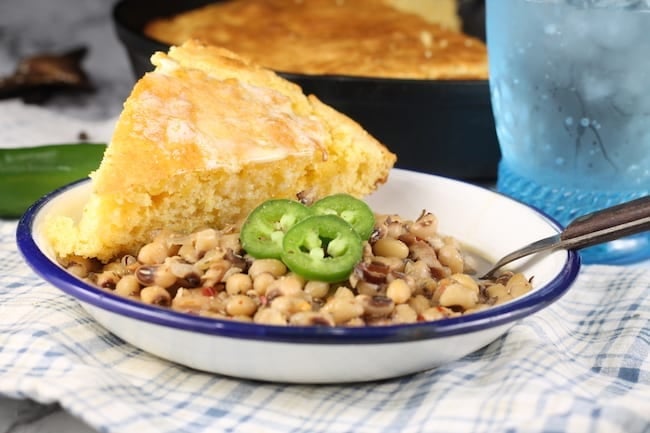 Crock Pot Black Eyed Peas with cornbread