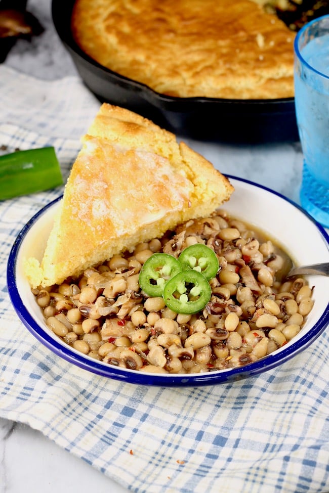 Crock Pot Black Eyed Peas with ham, bacon and smoked turkey