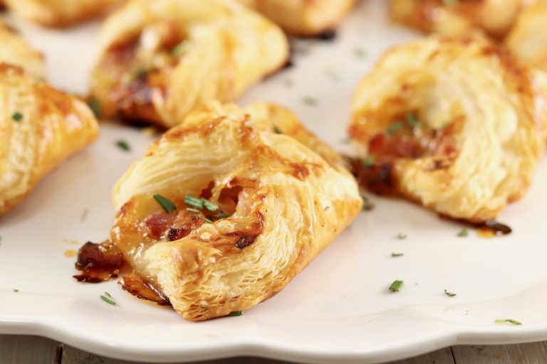Ham and Cheese appetizer with puff pastry