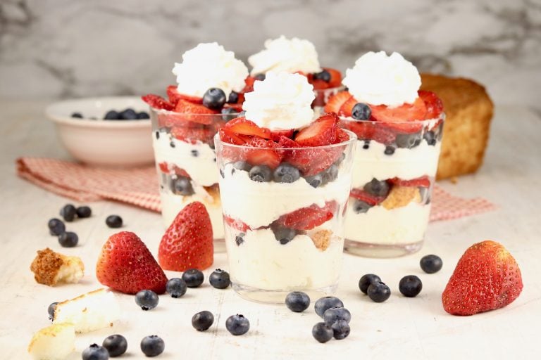 Berry Cheesecake dessert