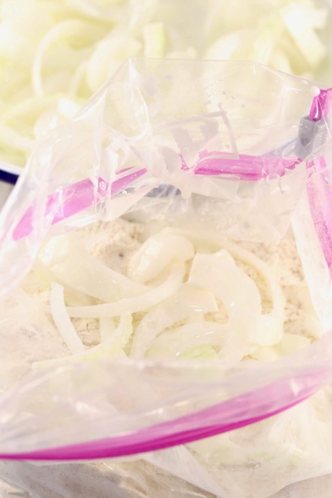 Flour & spices for Onion Strings