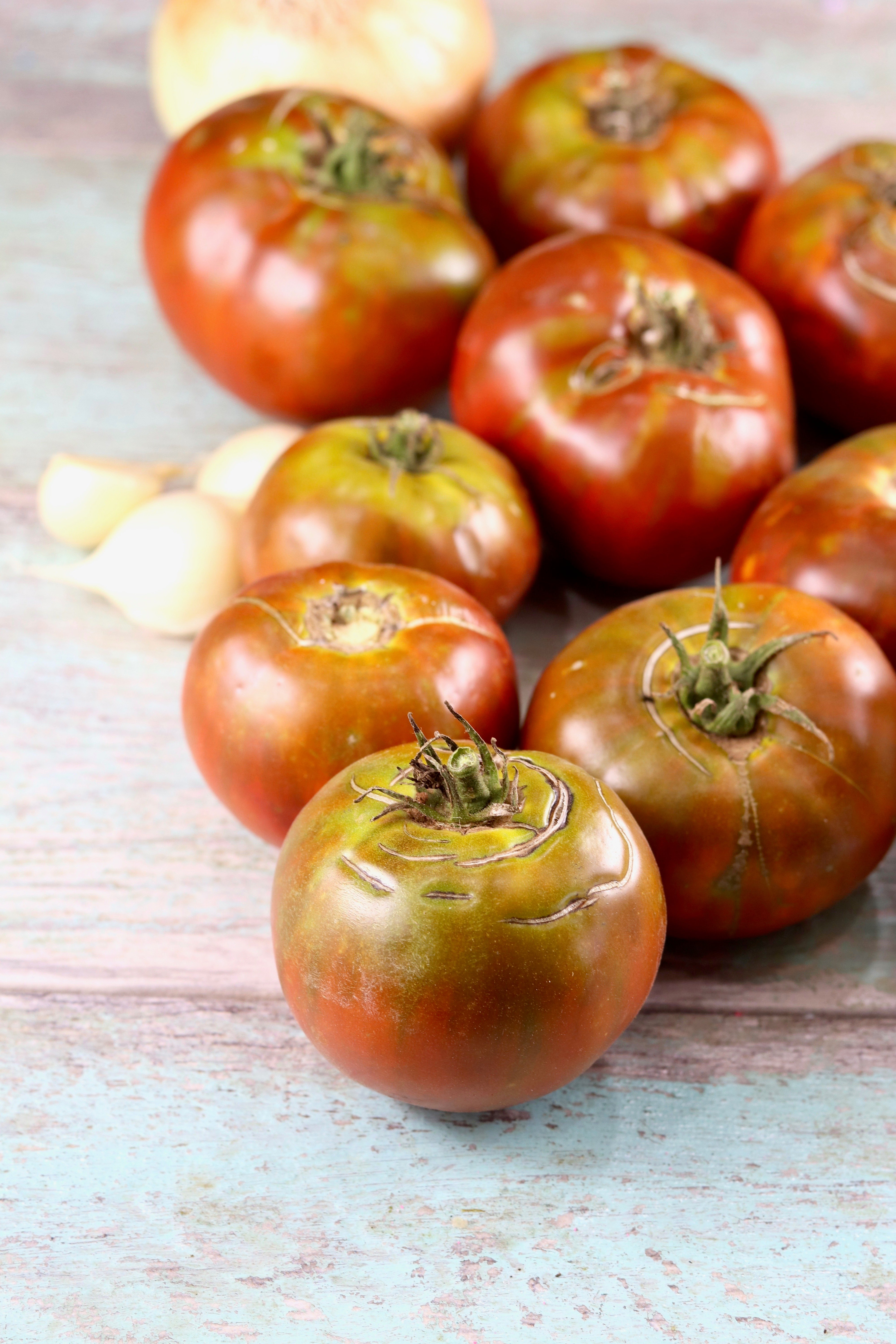 Fresh Heirloom Tomatoes, Garlic and Onions