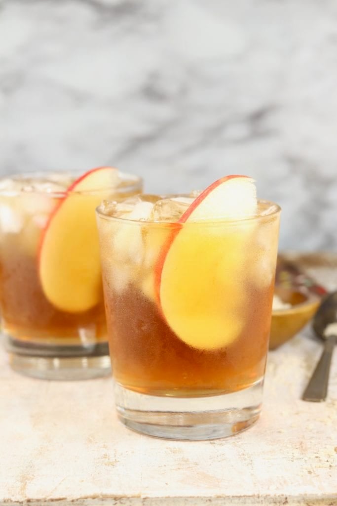 Fall cocktails with apple cider and rum
