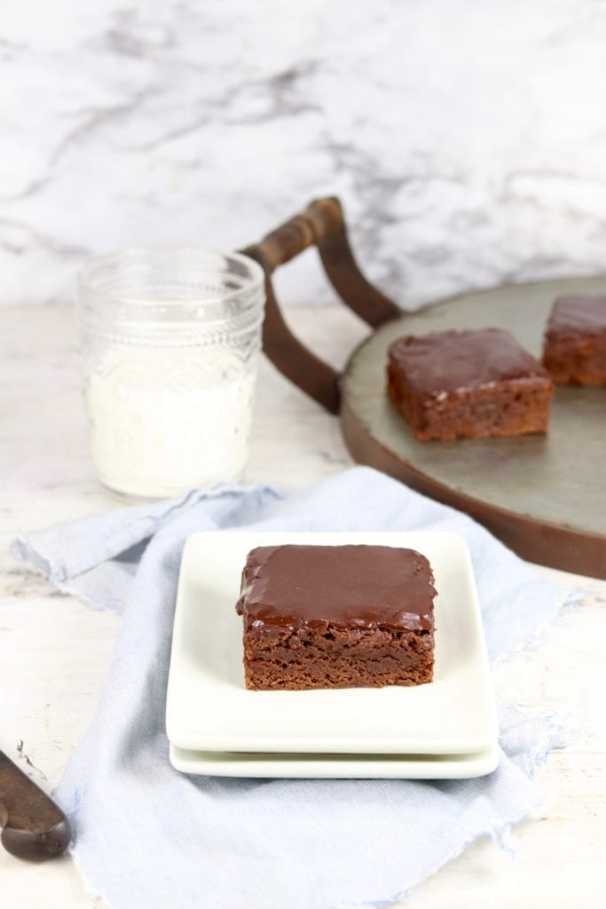 Brownies with chocolate glaze 