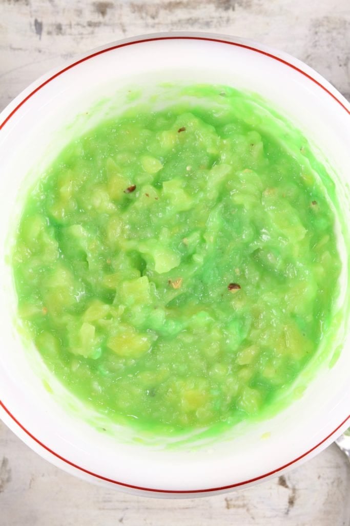Pineapple and pistachio pudding mixture for watergate salad