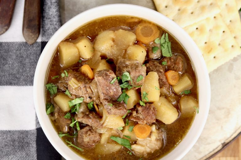 Beef Stew with saltine crackers